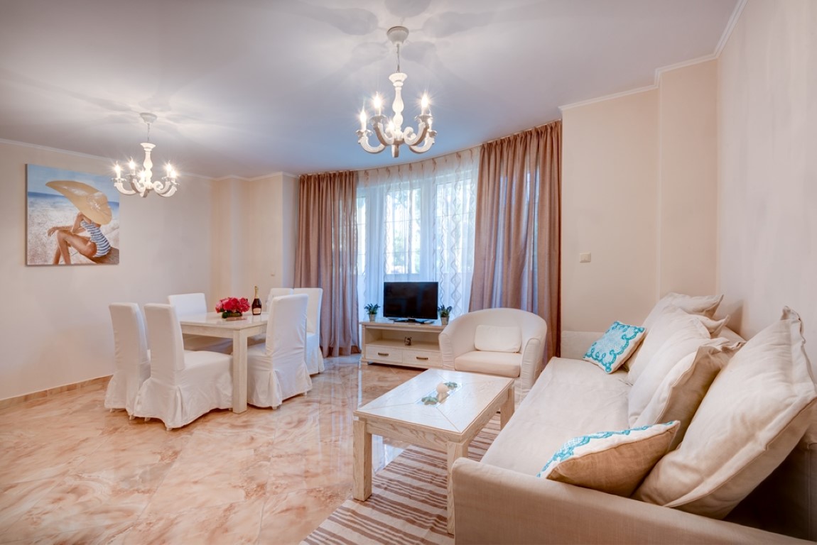 Venera & Anastasia Palace Apartments